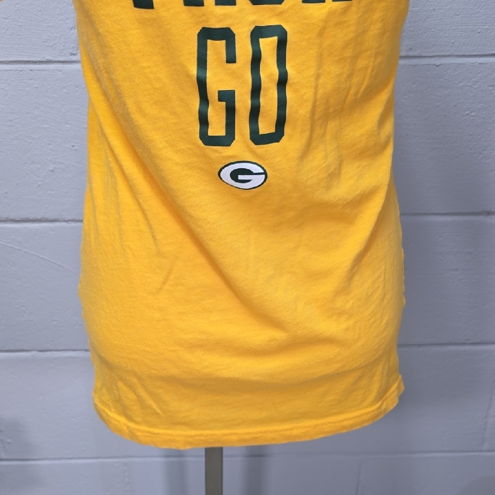 PINK Victoria's Secret Greenbay Packer Graphic Tee - Picture 14 of 16